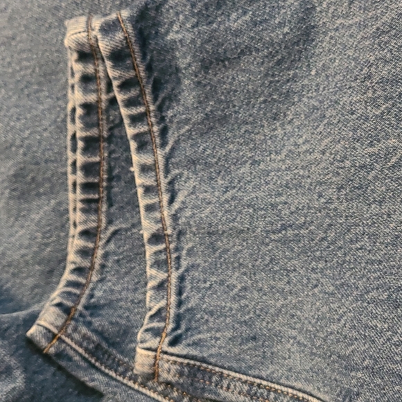 Men's Relaxed Fit Carhartt Jeans. Size 42X30. - Picture 3 of 6